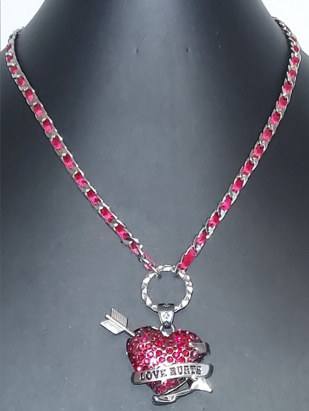 Hard Rock Cafe 'Love Hurts' Red Rhinestone Heart Necklace/Earrings Set Valentine